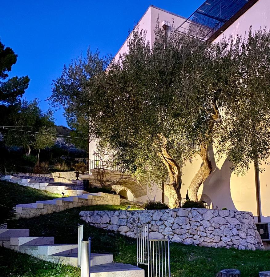 Villa In Gargano - Villa Basso มอนเต ซานตานเจโล ภายนอก รูปภาพ