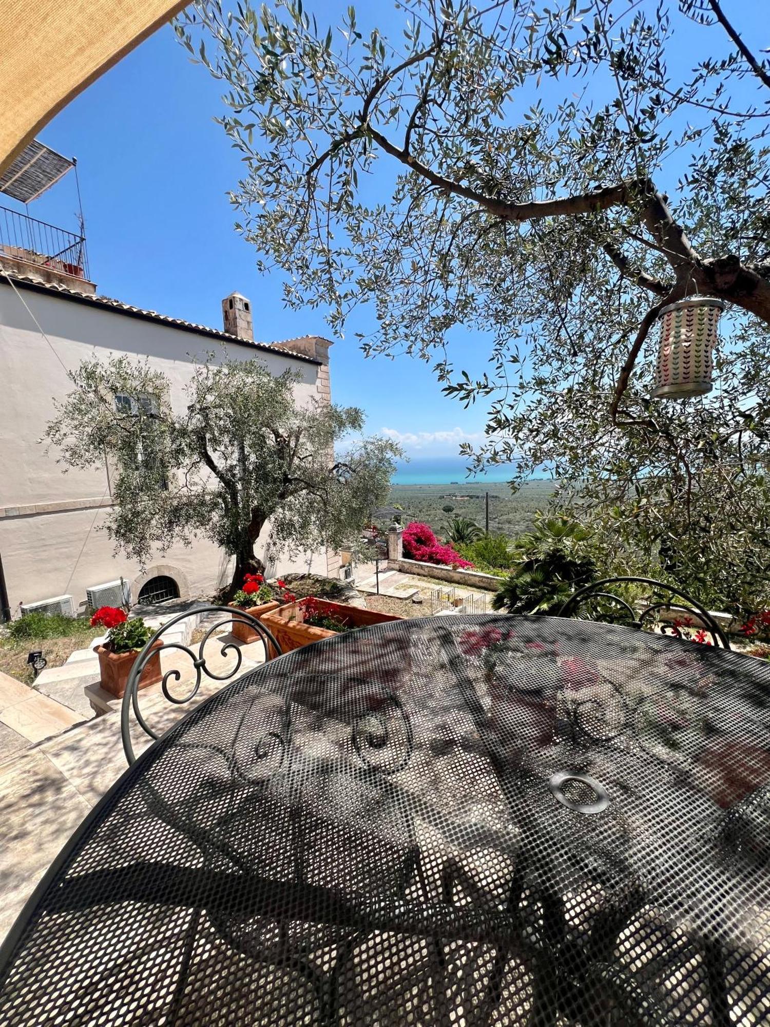 Villa In Gargano - Villa Basso มอนเต ซานตานเจโล ภายนอก รูปภาพ