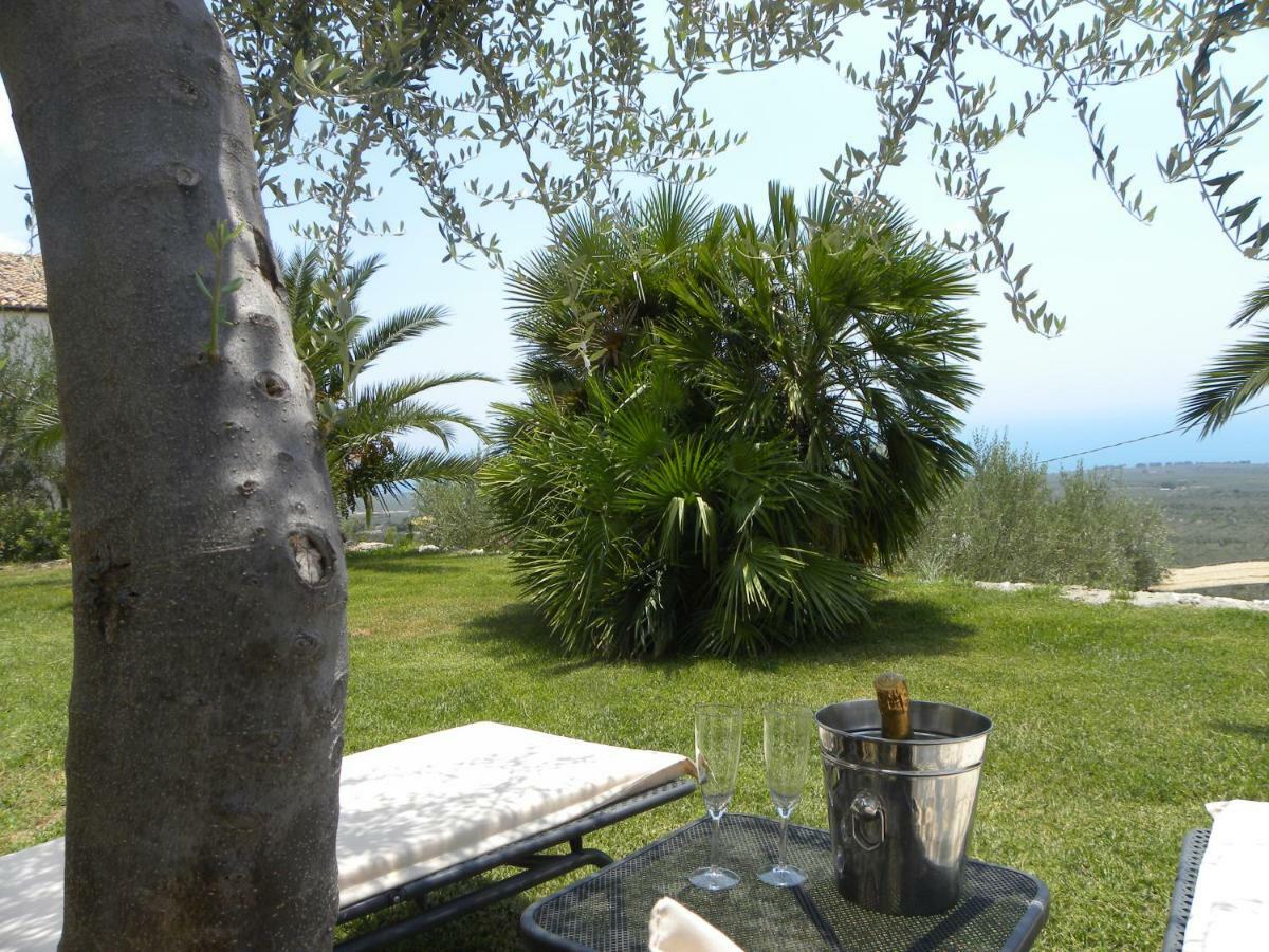 Villa In Gargano - Villa Basso มอนเต ซานตานเจโล ภายนอก รูปภาพ